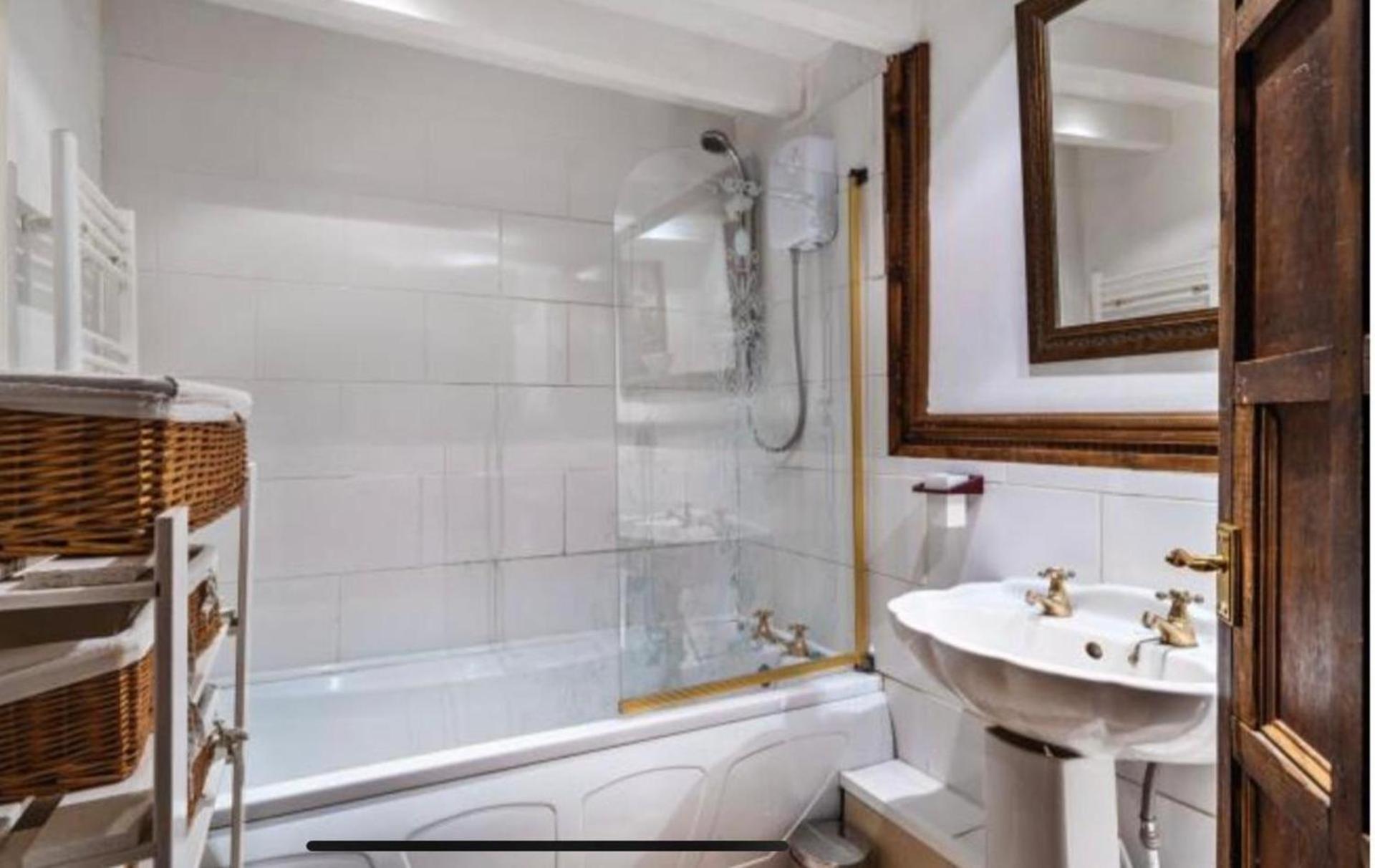 Remarkable 3 Bed Cottage In Bath Woolverton Εξωτερικό φωτογραφία